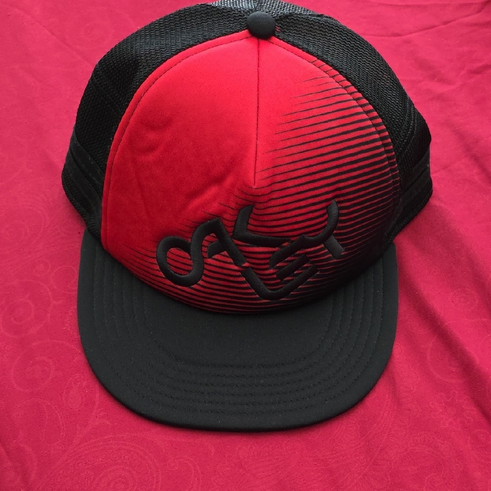 Oakley Black and Red Graphic Cap
